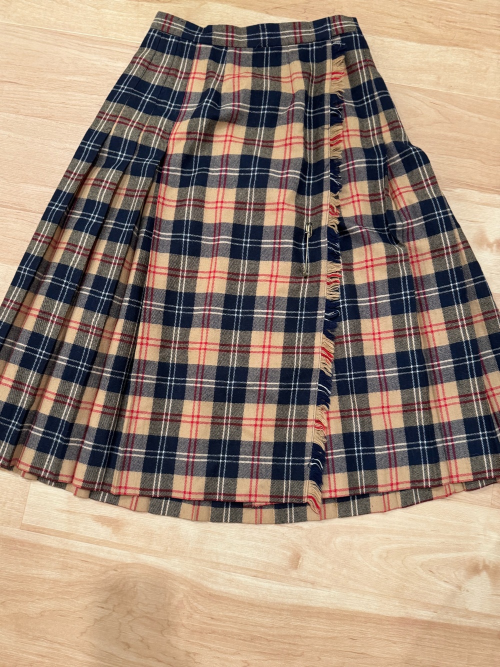 Vintage Wool Midi Plaid Skirt Preppy with Original Pin Size 0 XS Flawed - Picture 1 of 9